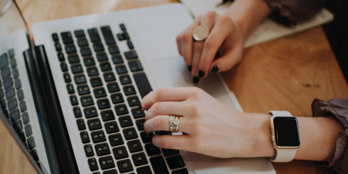 How to extract domain name from email address